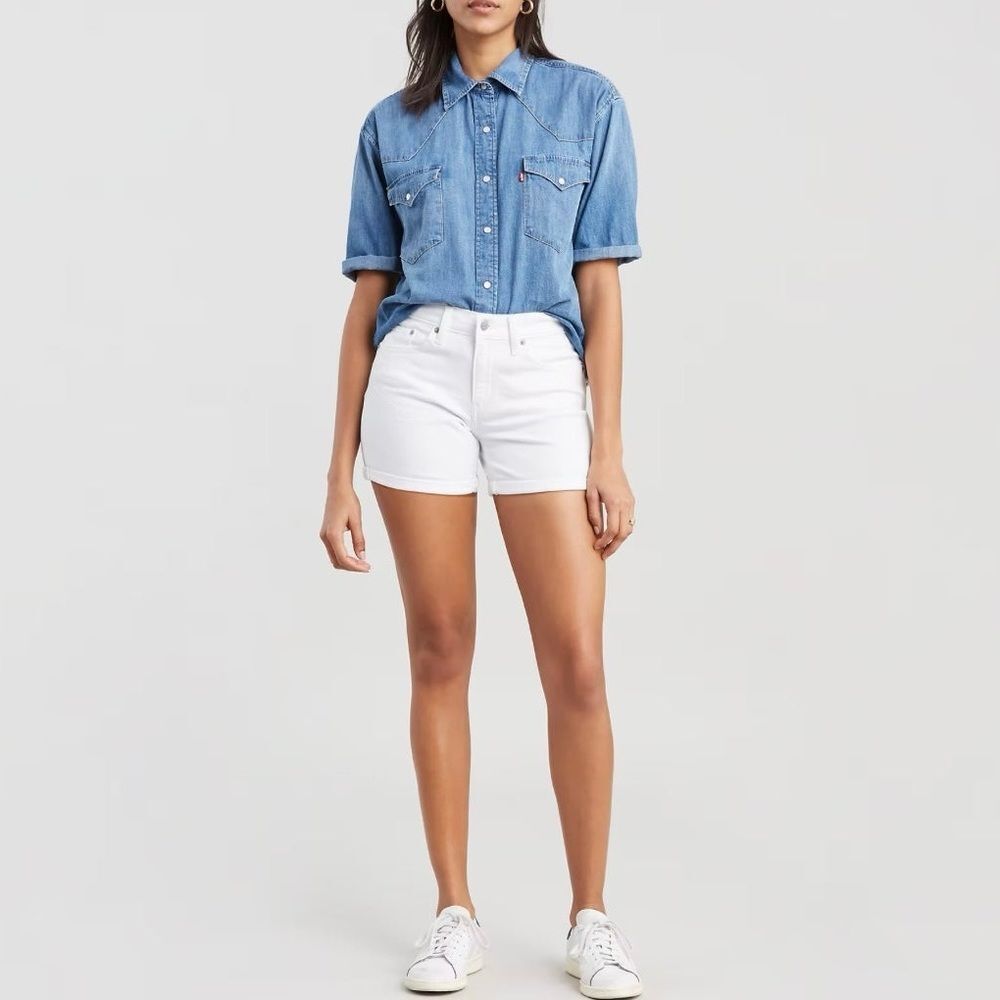 Levi’s Mid Length Women’s White Denim Shorts NEW Size 18 Waist 34